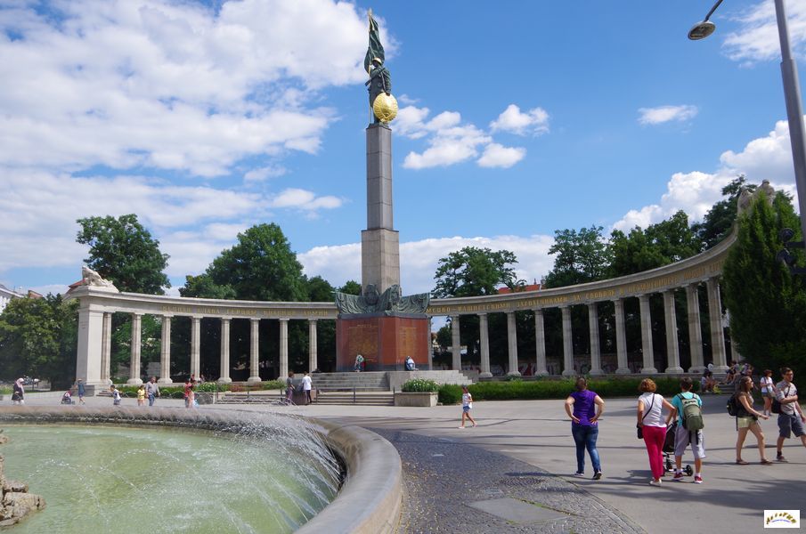 monument sovietique 4