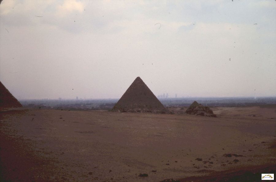 68-pyramides.jpg